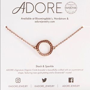 NWOT Rose Gold Circle Bracelet